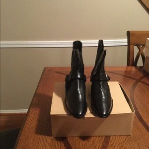 Ladies boots